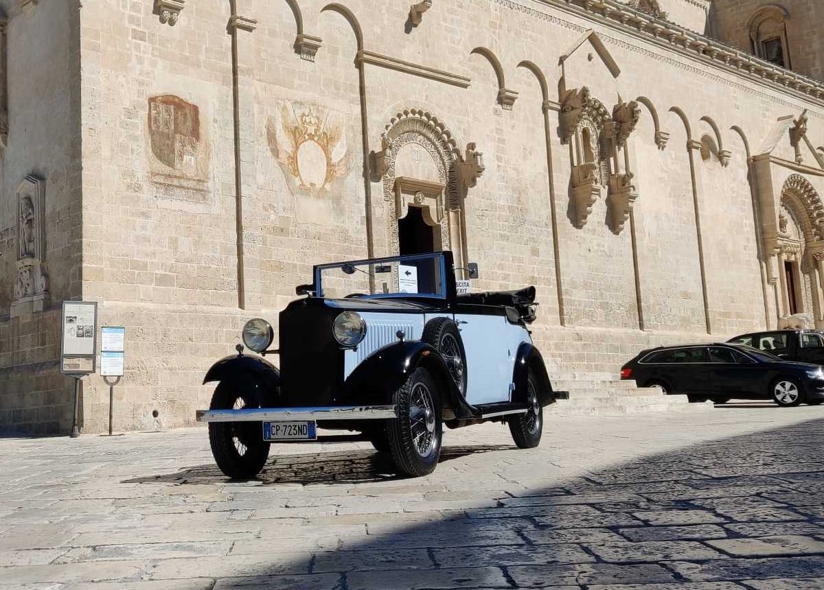Visita guidata dei Sassi in auto d'epoca cantomat